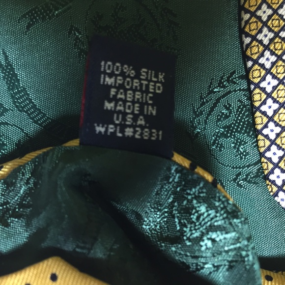 Classics Tommy Hilfiger Geometric Inported100% Silk Gold Brown Men's  Tie - Picture 6 of 8